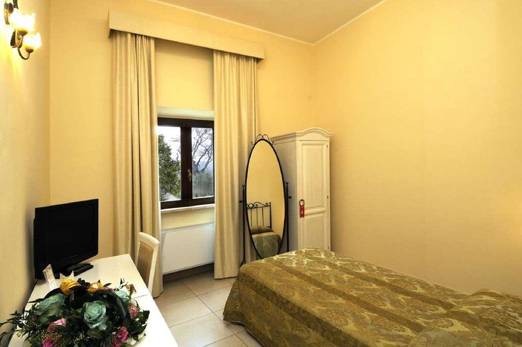 Hotel Villa Fiorita Джулианова Номер фото