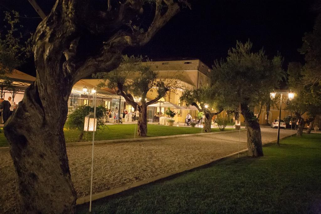 Hotel Villa Fiorita Джулианова Экстерьер фото